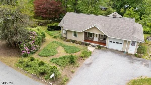 $495,000 | 13 Island Trail, West Milford, NJ 07421