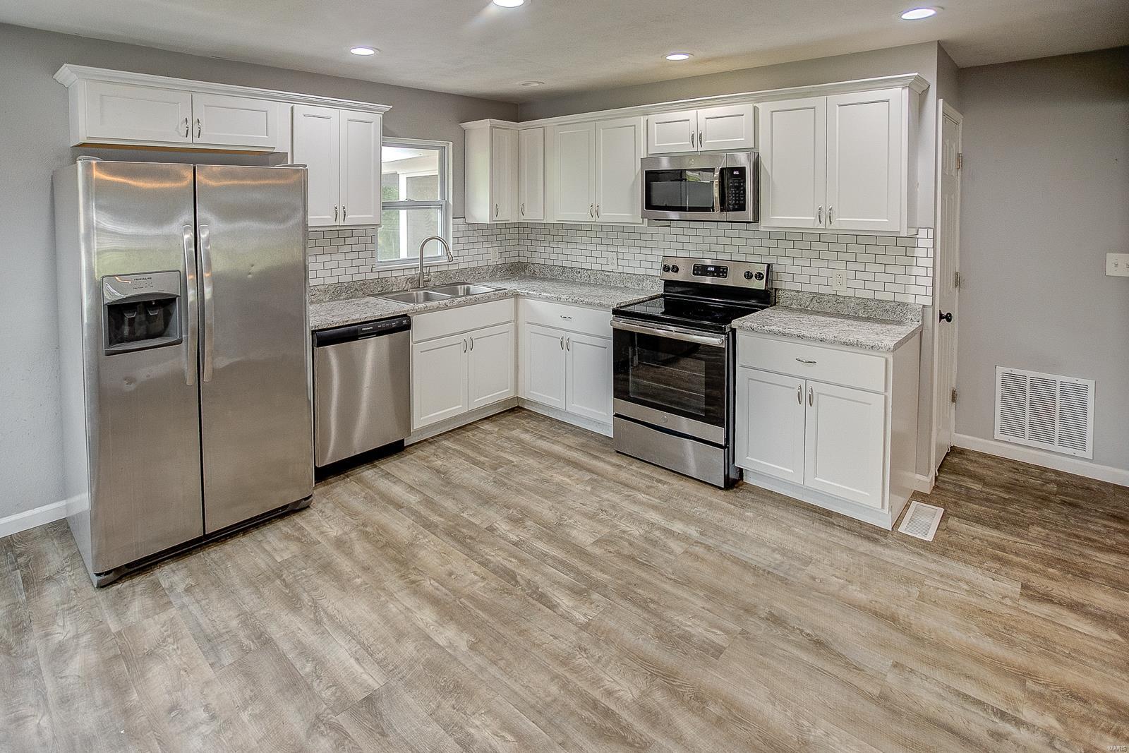 9750 North Holy Cross Road Fairview Heights, IL 62208 - Photo 6 of 35 Gallery Image 6