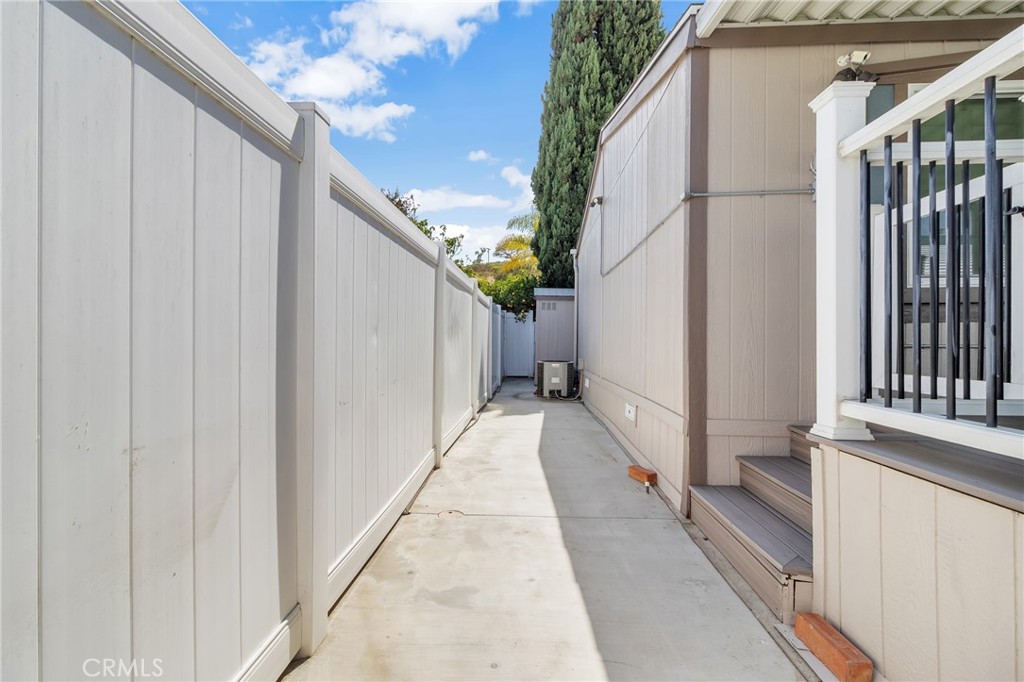 971 Borden Road, Unit 109 San Marcos, CA 92069 - Photo 27 of 31 Low Maintence Vynil Fencing