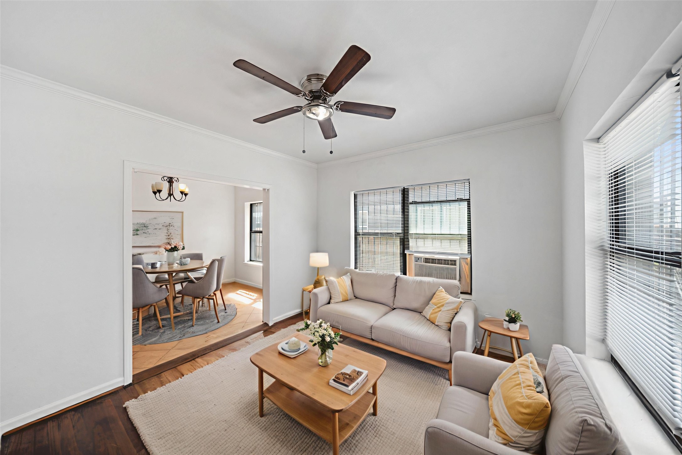 406 Quitman Street, Unit 2 Houston, TX 77009 - Photo 5 of 22 a living room with furniture and a window