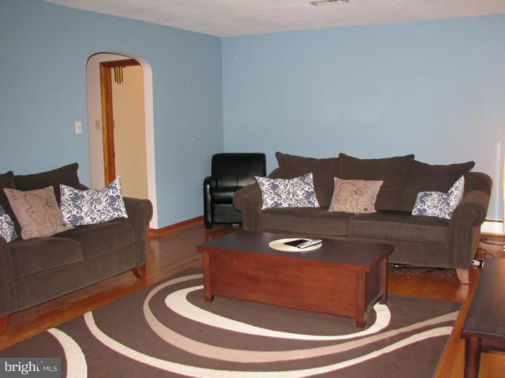 1048 North Pleasantview Road Pottstown, PA 19464 - Photo 2 of 24 Gallery Image 2