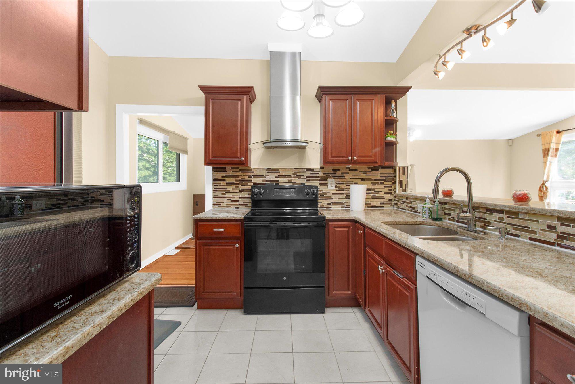 108 Anderson Road King of Prussia, PA 19406 - Photo 3 of 33 Gallery Image 3