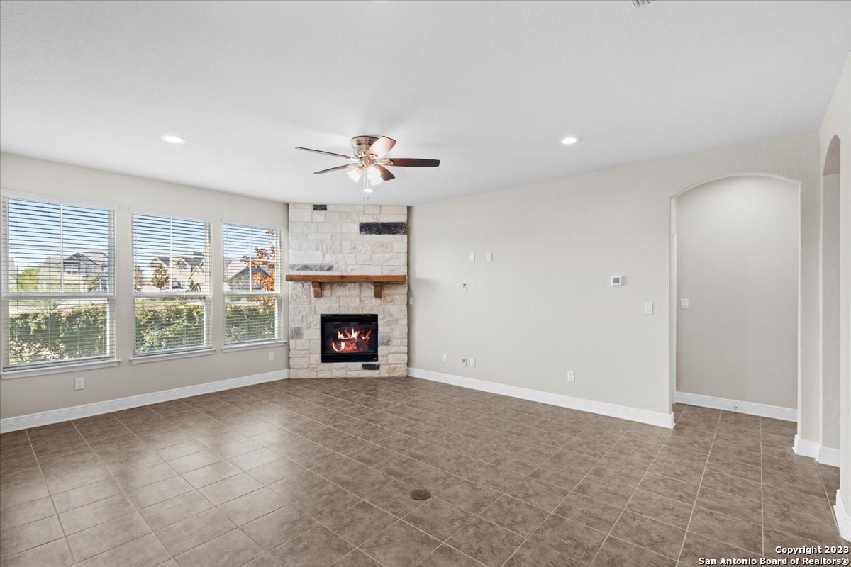 9107 Curling Post Schertz, TX 78154 - Photo 11 of 34