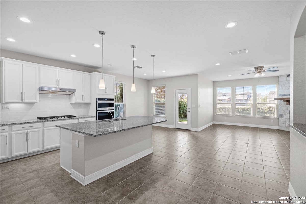 9107 Curling Post Schertz, TX 78154 - Photo 3 of 34