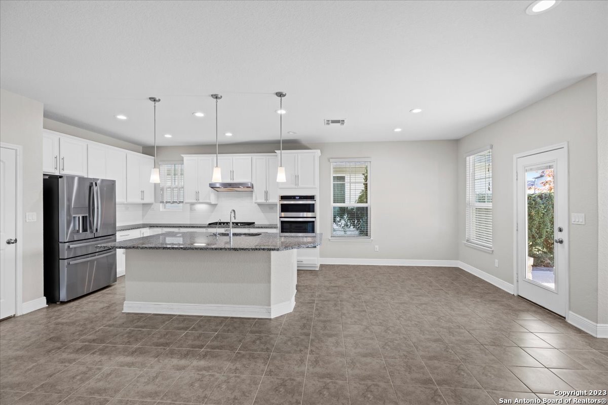 9107 Curling Post Schertz, TX 78154 - Photo 7 of 34