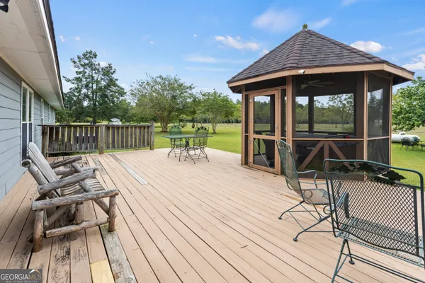 $325,000 | 15683 Highway 129, Claxton, GA 30417