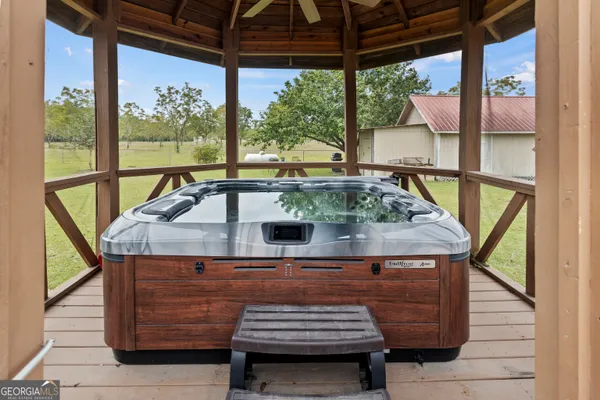 $325,000 | 15683 Highway 129, Claxton, GA 30417