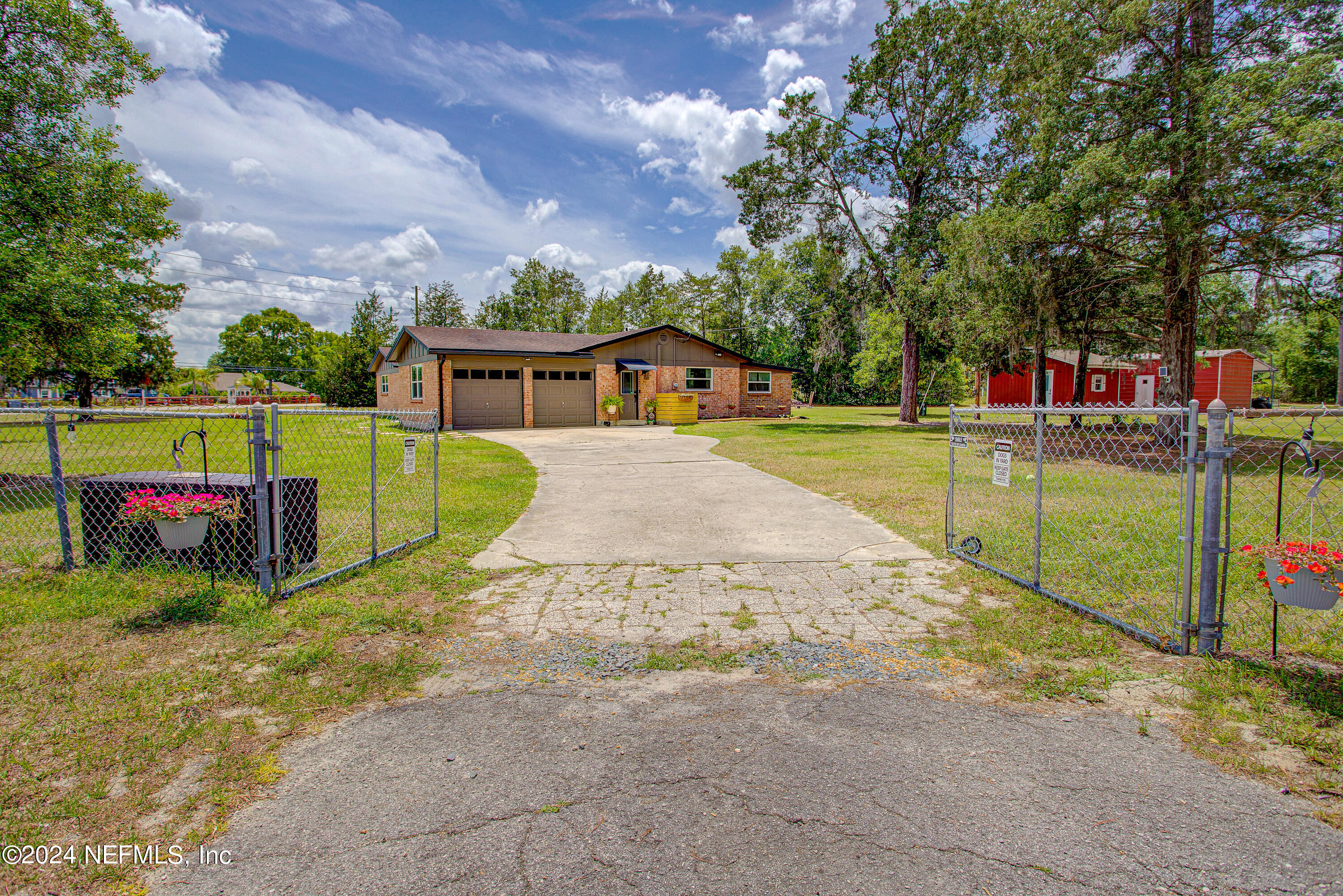 3963 Bronco Road Middleburg, FL 32068 - Photo 7 of 43 a view of a house with pool