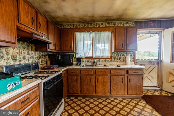 $165,000 | 6832 Lincoln Highway, Stoystown, PA 15563