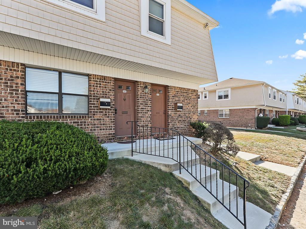 2101 Silver Court Hamilton, NJ 08690 - Photo 1 of 27 Gallery Image 1