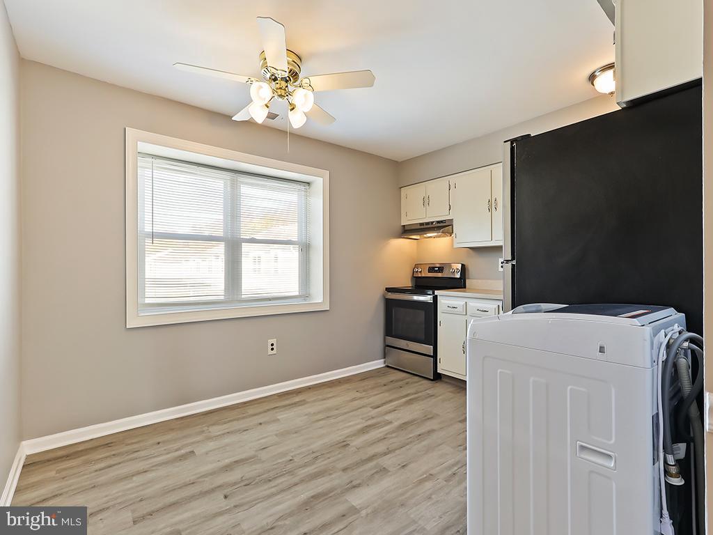 2101 Silver Court Hamilton, NJ 08690 - Photo 6 of 27 Updated eat-in kitchen
