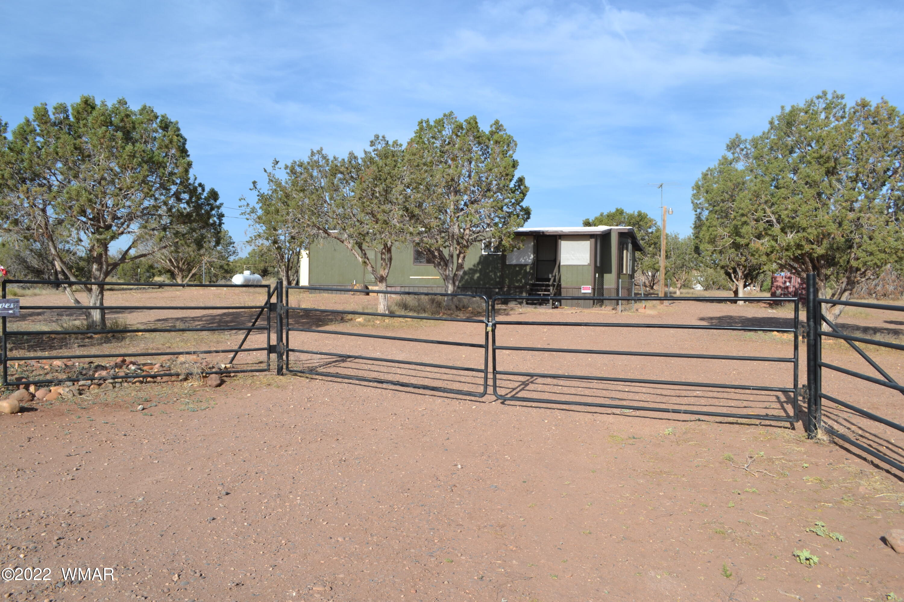 4330 Mountain View Road Snowflake, AZ 85937 - Photo 1 of 20 a view of a terrace