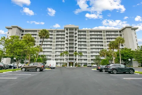 $298,000 | 4015 West Palm Aire Drive, Pompano Beach, FL 33069