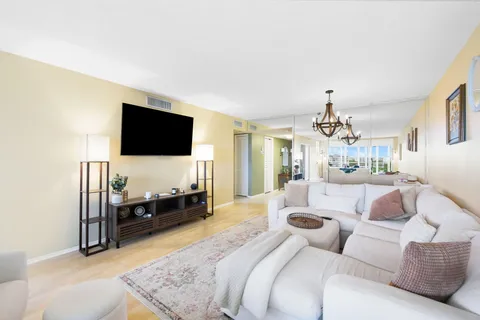 $298,000 | 4015 West Palm Aire Drive, Pompano Beach, FL 33069