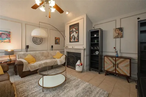 $250,000 | 215 Mountainview Drive, Hurst, TX 76054