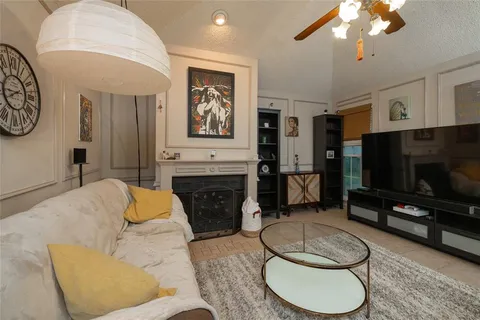 $250,000 | 215 Mountainview Drive, Hurst, TX 76054
