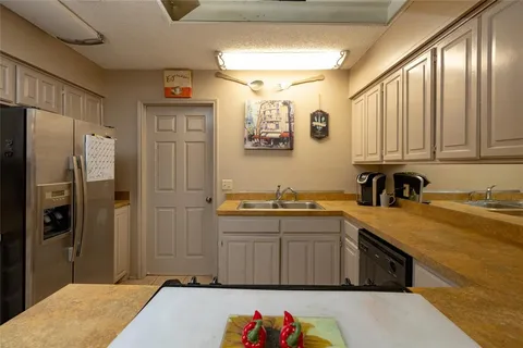 $250,000 | 215 Mountainview Drive, Hurst, TX 76054