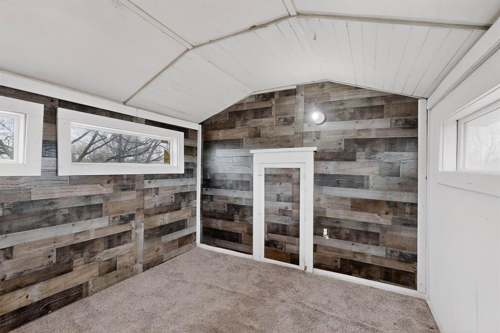 400 South Oak Street Ranger, TX 76470 - Photo 36 of 38 a view of a livingroom with shelves