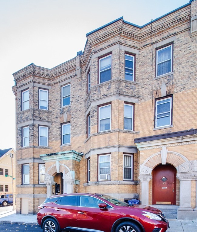39 Forest Street Boston, MA 02119 - Photo 2 of 42