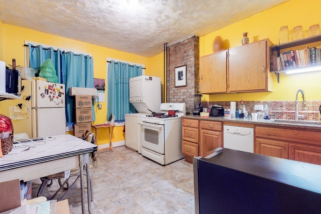 39 Forest Street Boston, MA 02119 - Photo 4 of 42
