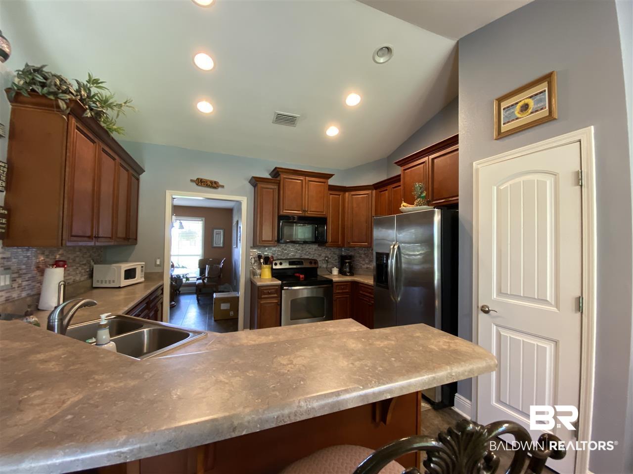 607 Fulton Loop Foley, AL 36535 - Photo 5 of 20 Bfast Bar