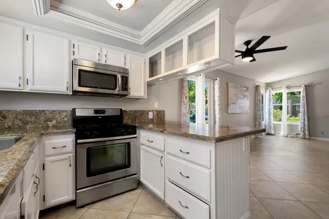 $320,000 | 386 Tava Lane, Palm Desert, CA 92211