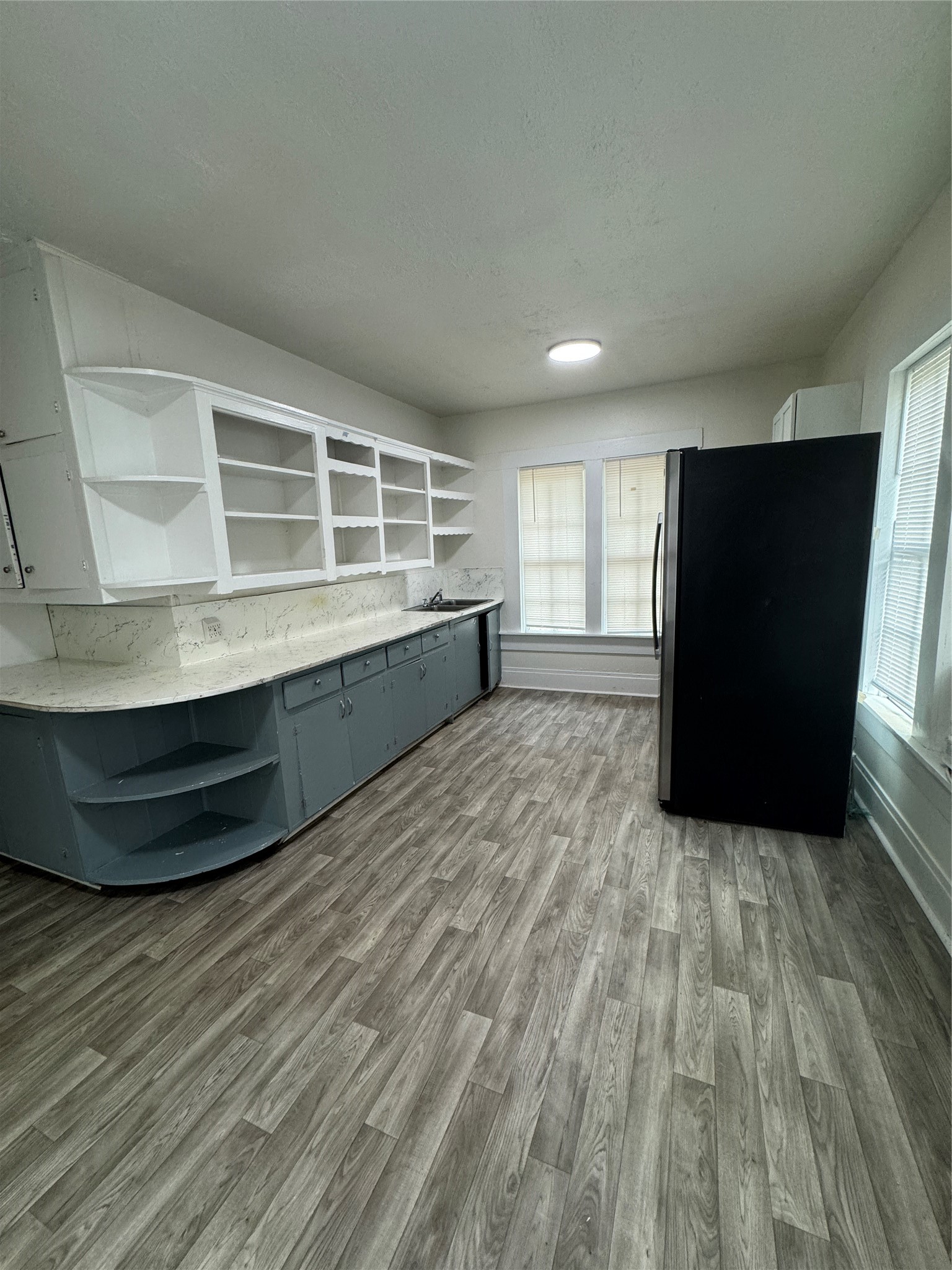 Large Kitchen! Lots of cabinet space