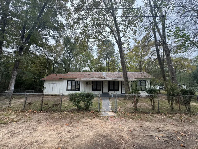 $1,150 | 110 Barnard Street, Livingston, TX 77351