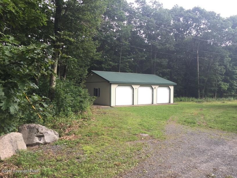133 Bloss Road Greentown, PA 18426 - Photo 2 of 31 Garage