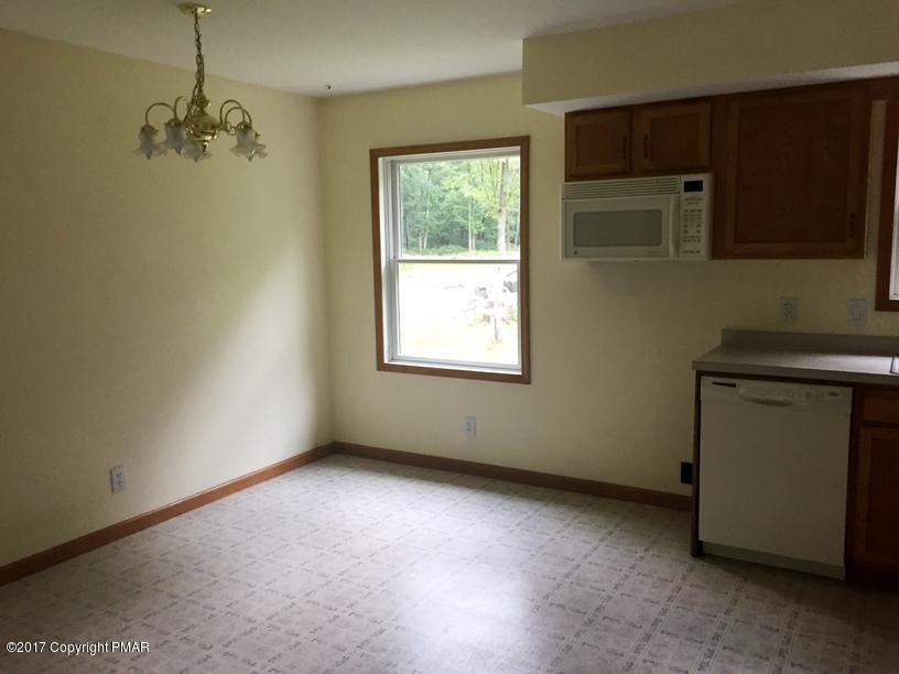 133 Bloss Road Greentown, PA 18426 - Photo 26 of 31 Dining area