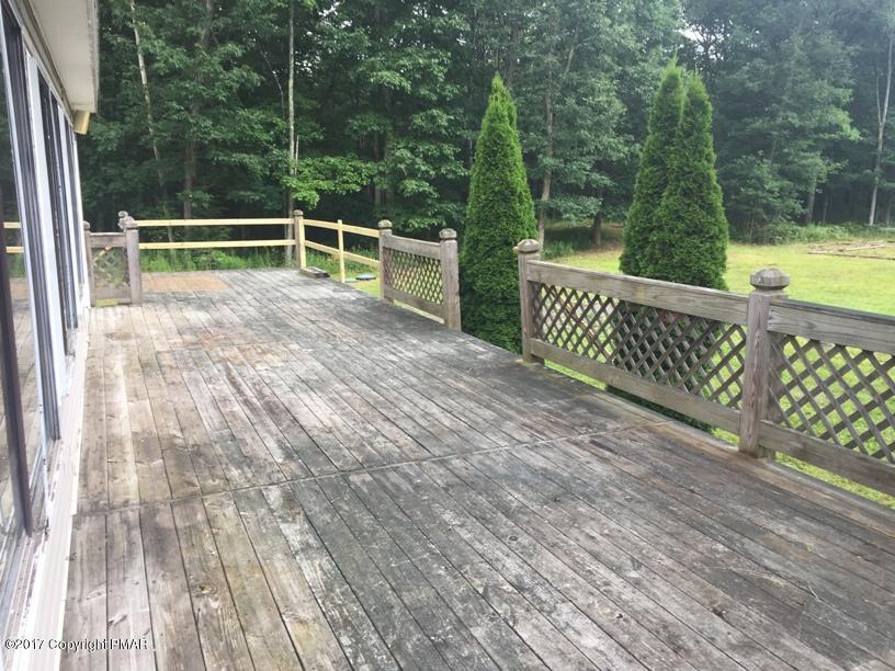 133 Bloss Road Greentown, PA 18426 - Photo 3 of 31 Deck