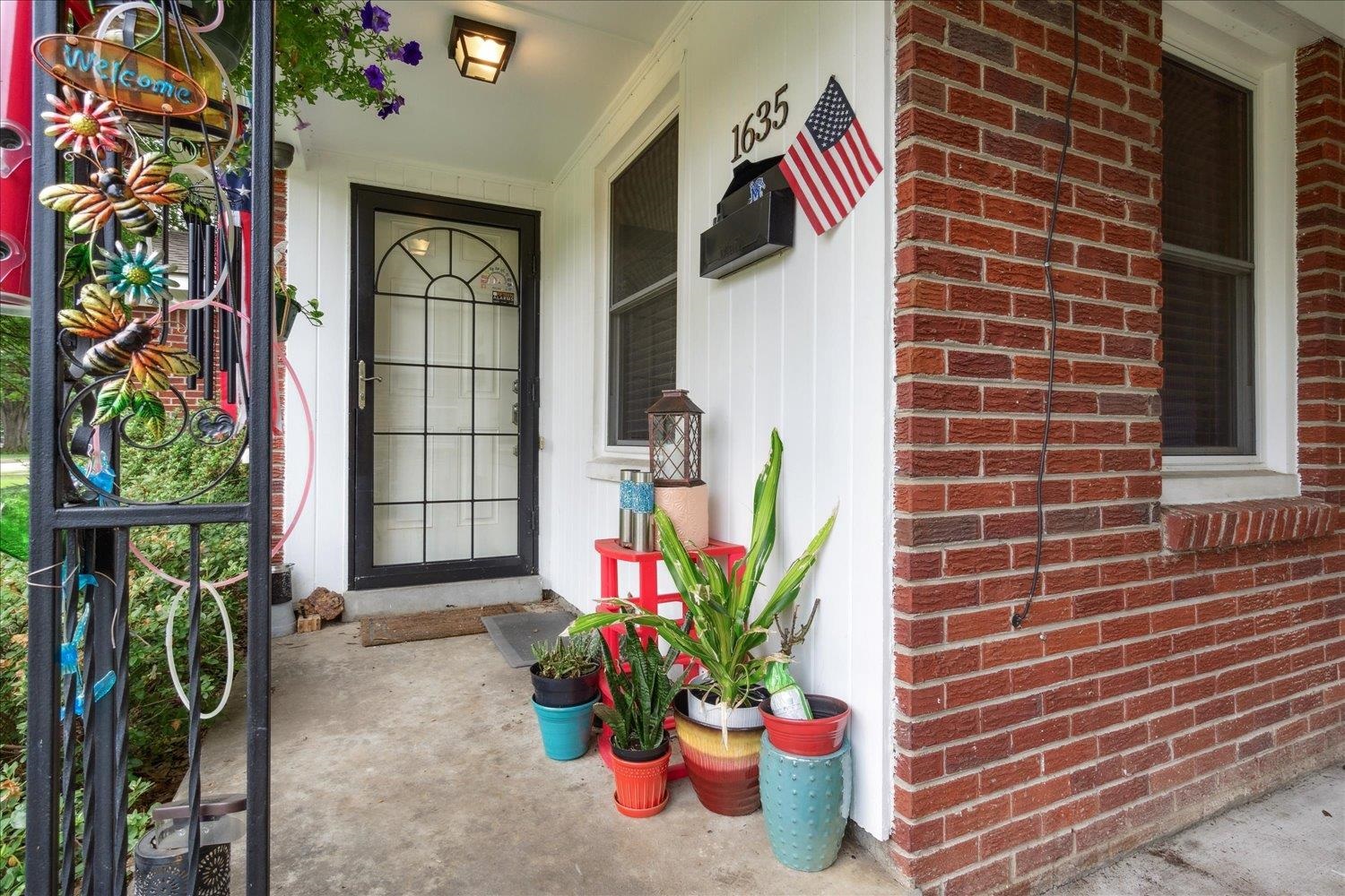 1635 Cranford Road Memphis, TN 38117 - Photo 3 of 15 Gallery Image 3