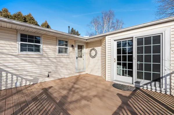 $315,000 | 1831 South Mayfair Drive, Appleton, WI 54914