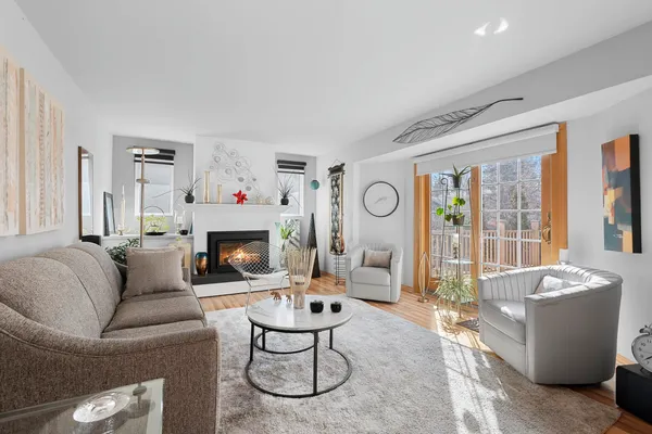 $315,000 | 1831 South Mayfair Drive, Appleton, WI 54914