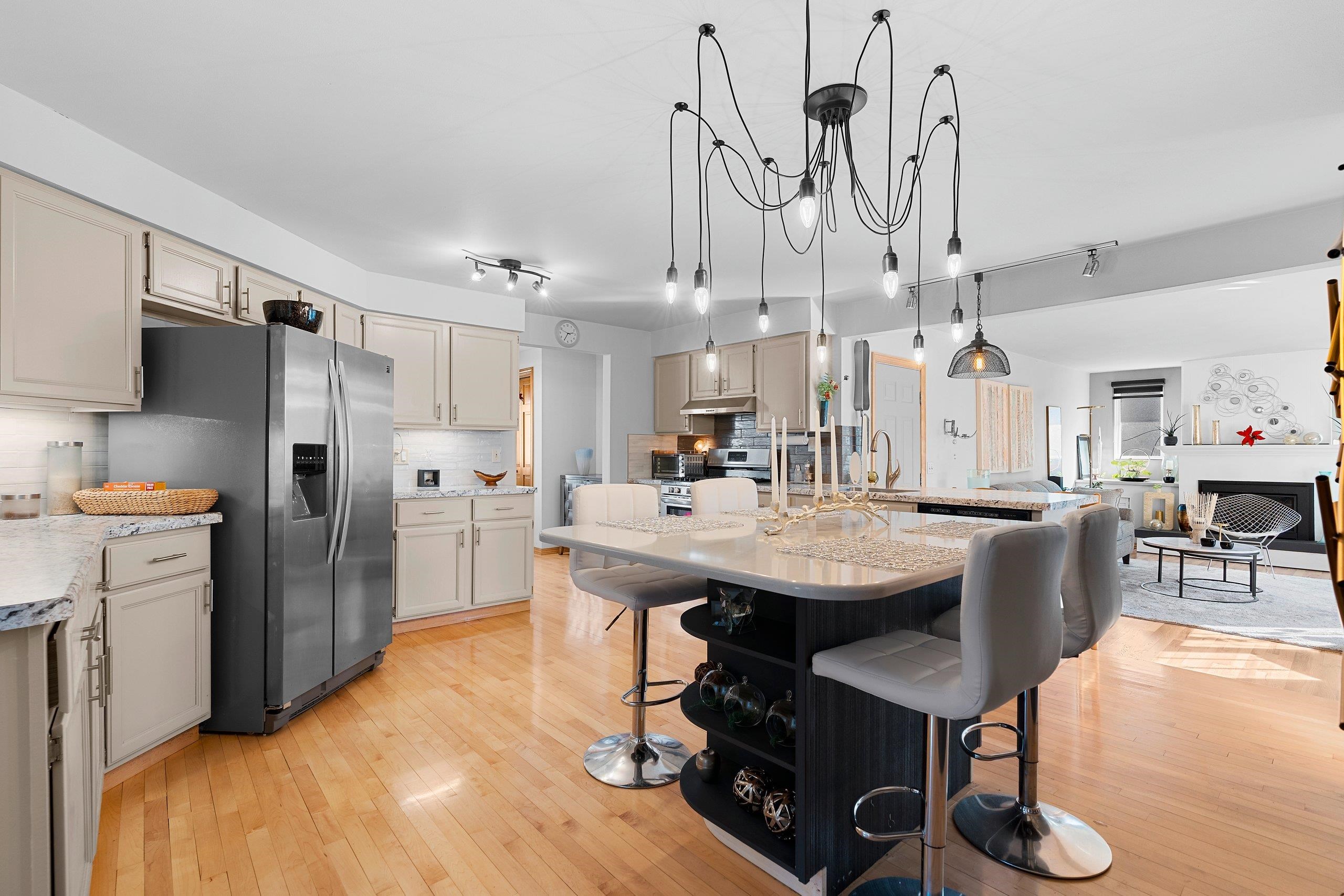 1831 South Mayfair Drive Appleton, WI 54914 - Photo 4 of 41