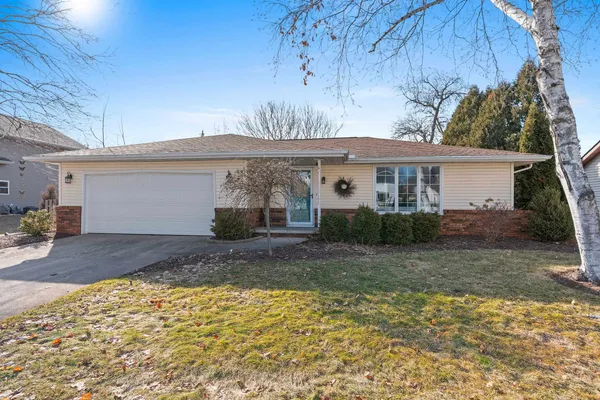 $315,000 | 1831 South Mayfair Drive, Appleton, WI 54914