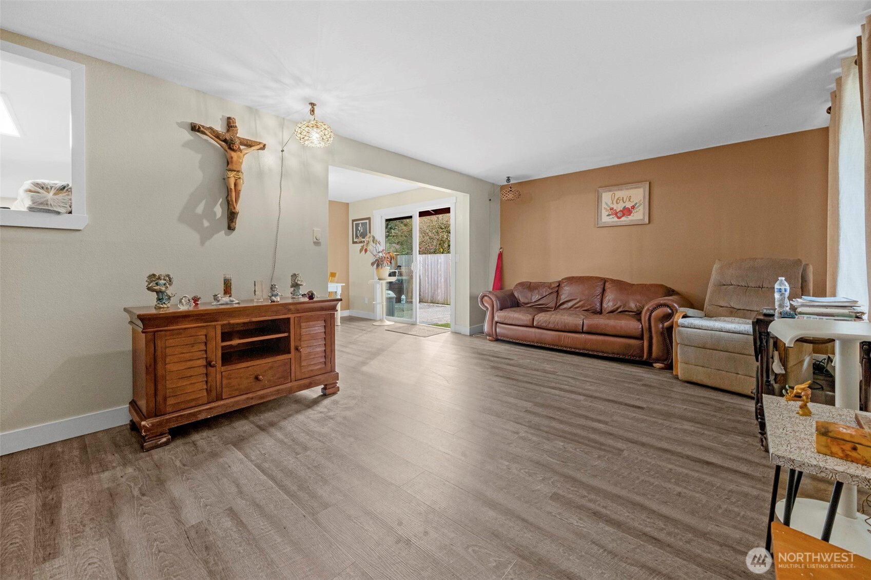 212 Madison Street Everett, WA 98203 - Photo 21 of 40 a living room with furniture and wooden floor