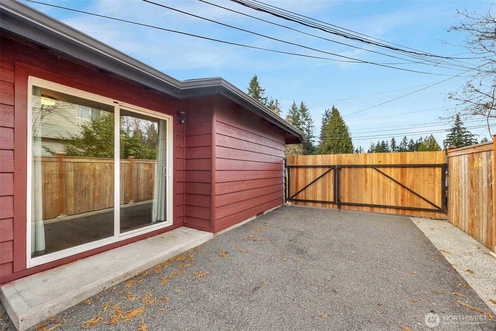 212 Madison Street Everett, WA 98203 - Photo 38 of 40 a view of a backyard