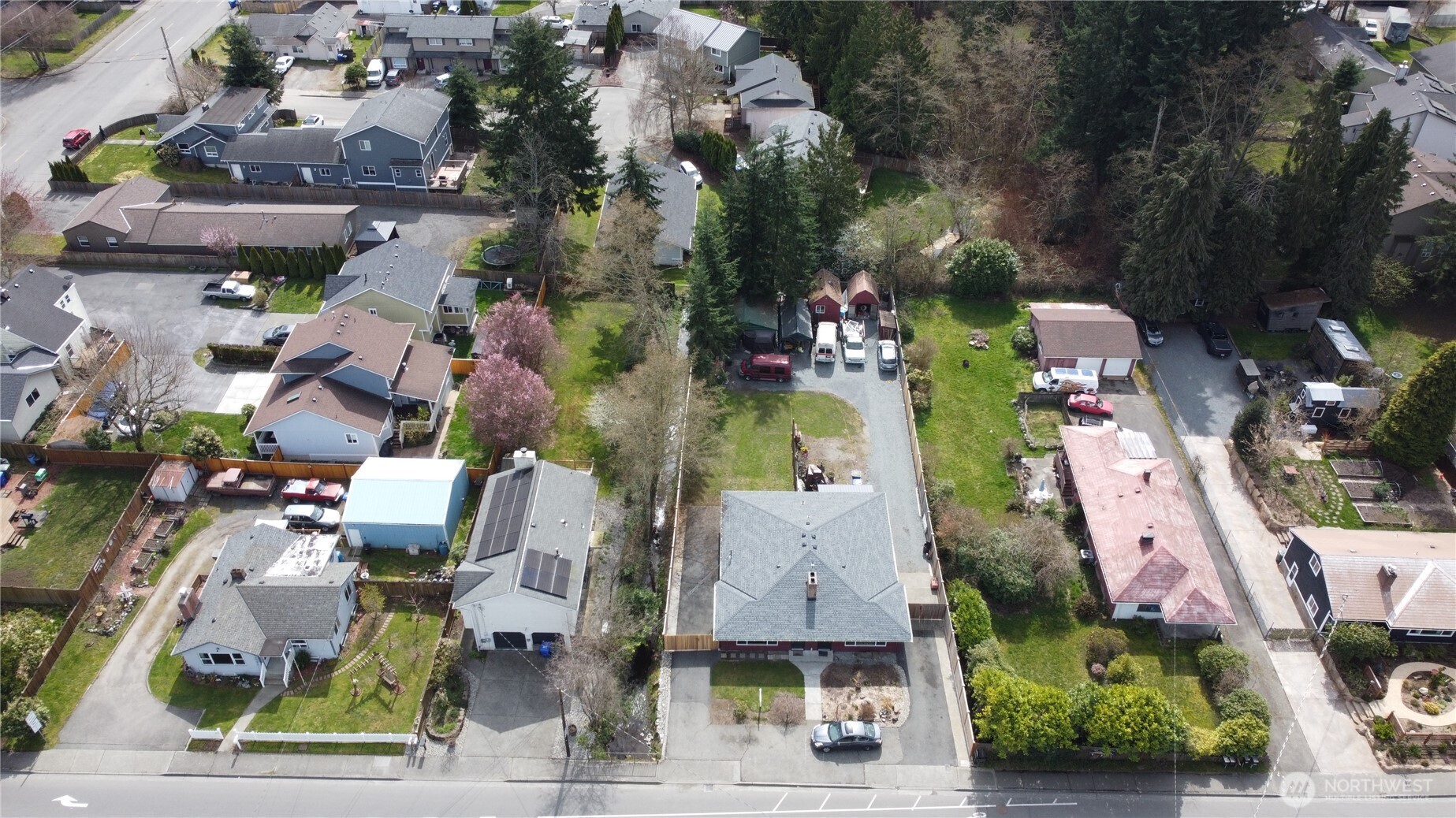 212 Madison Street Everett, WA 98203 - Photo 40 of 40 an aerial view of residential houses with outdoor space