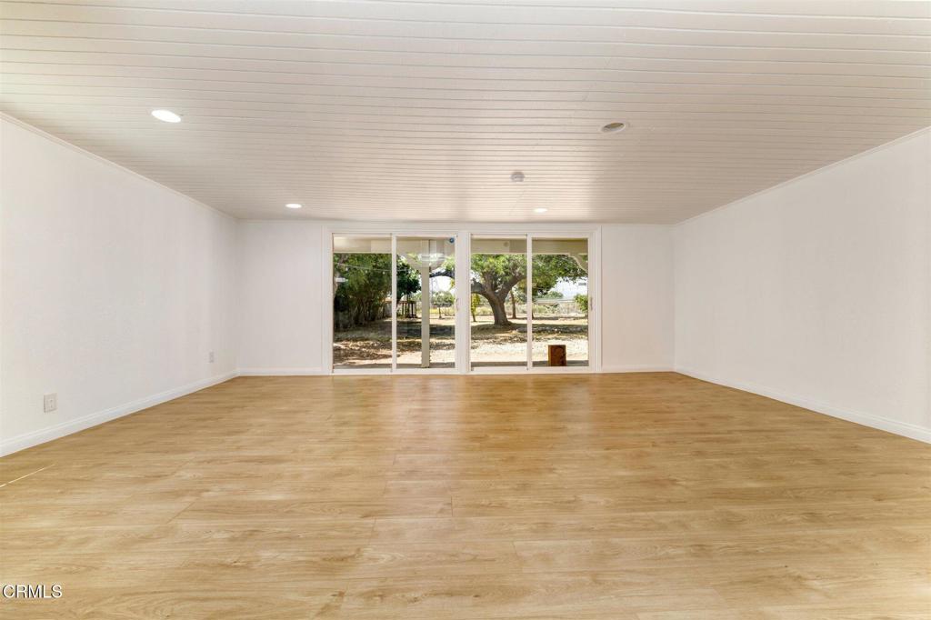 23005 Hilse Lane Newhall, CA 91321 - Photo 13 of 31