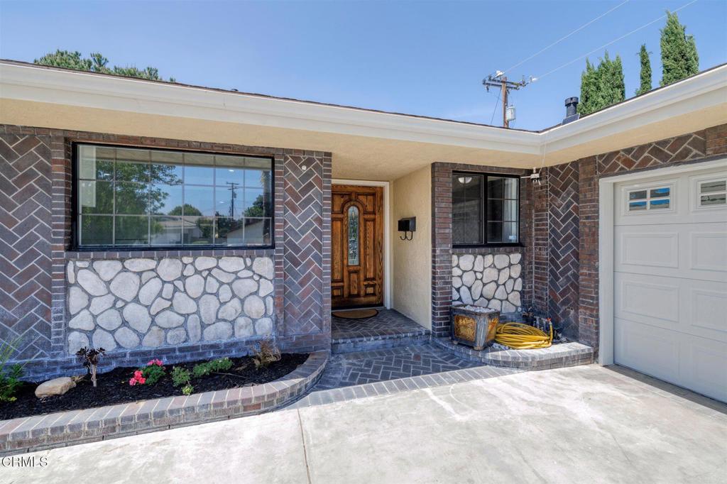 23005 Hilse Lane Newhall, CA 91321 - Photo 2 of 31