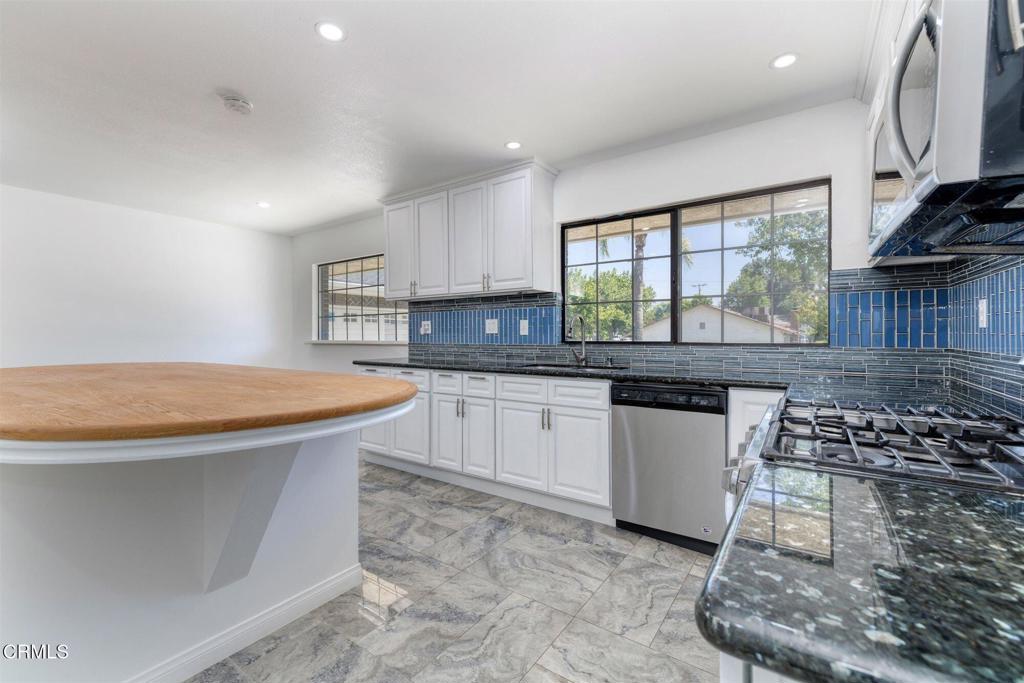 23005 Hilse Lane Newhall, CA 91321 - Photo 7 of 31