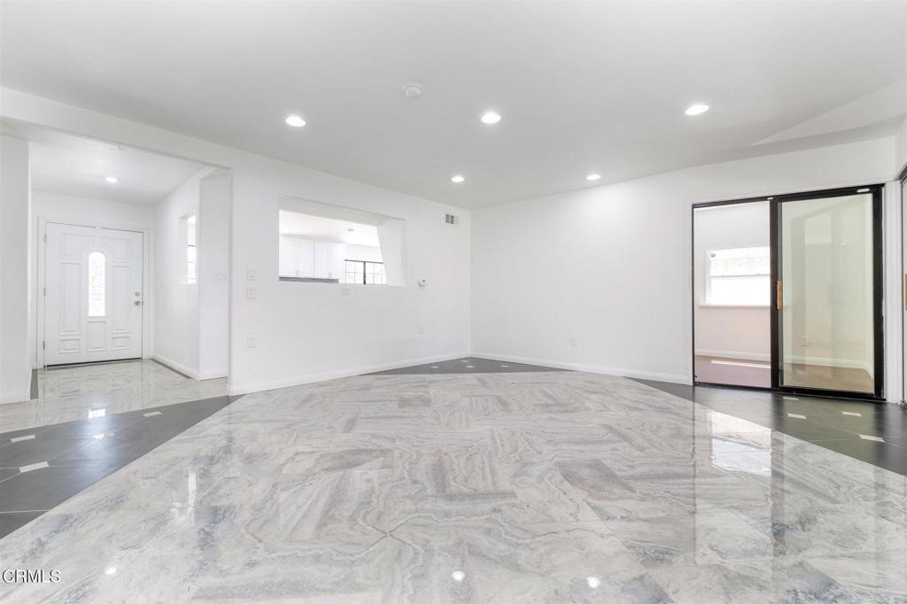23005 Hilse Lane Newhall, CA 91321 - Photo 10 of 31