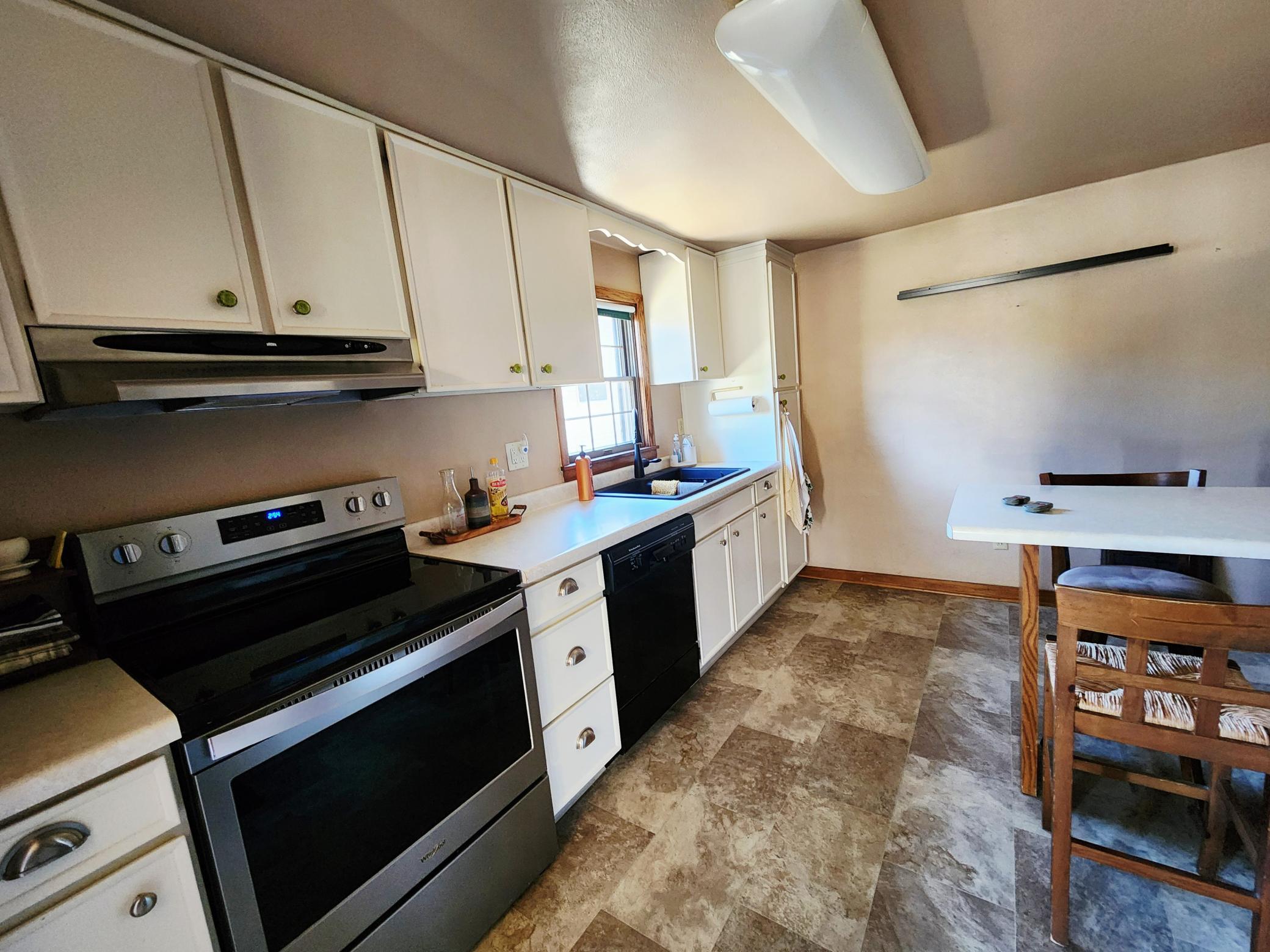 4330 West 8th Street Goodview, MN 55987 - Photo 11 of 20