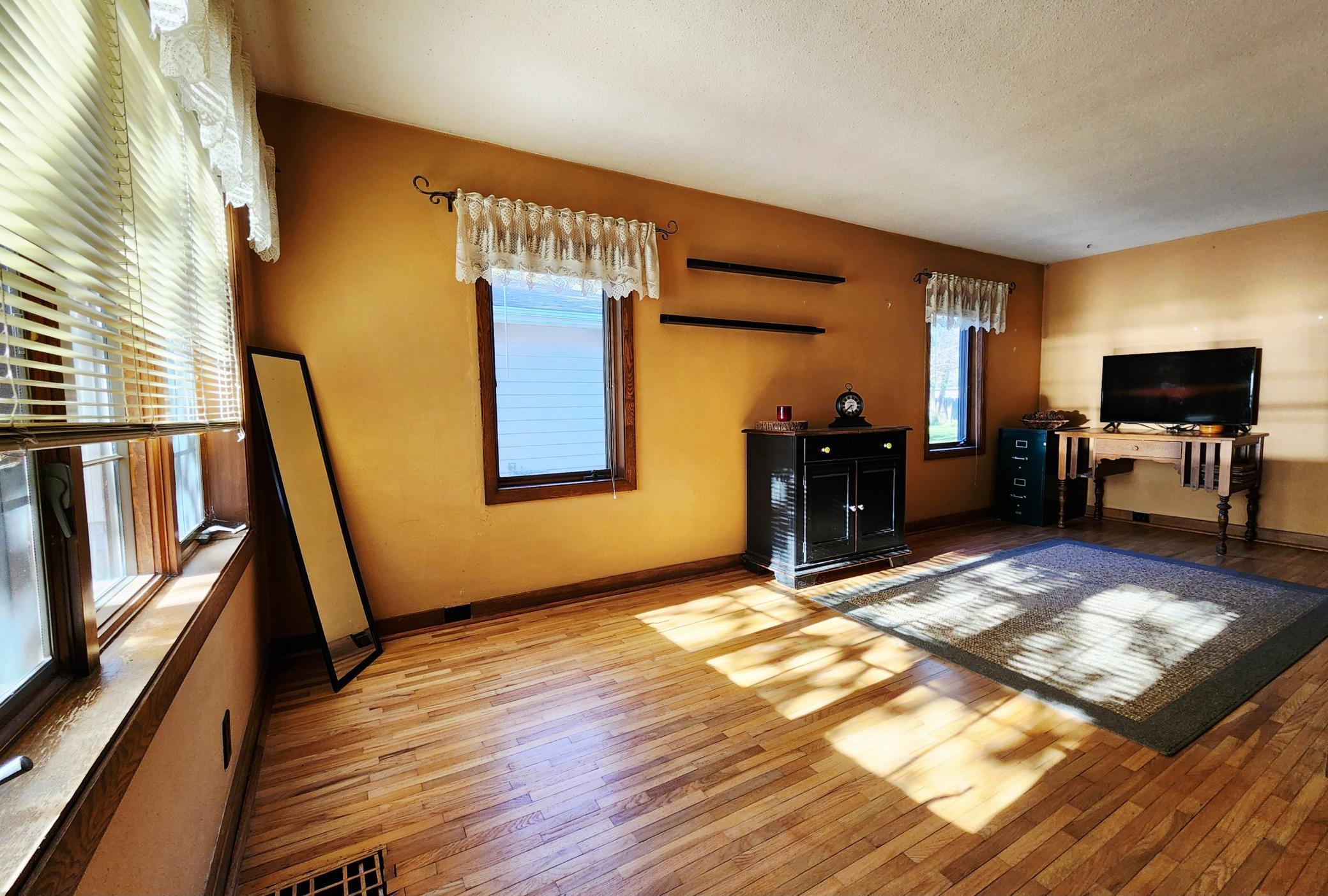 4330 West 8th Street Goodview, MN 55987 - Photo 18 of 20