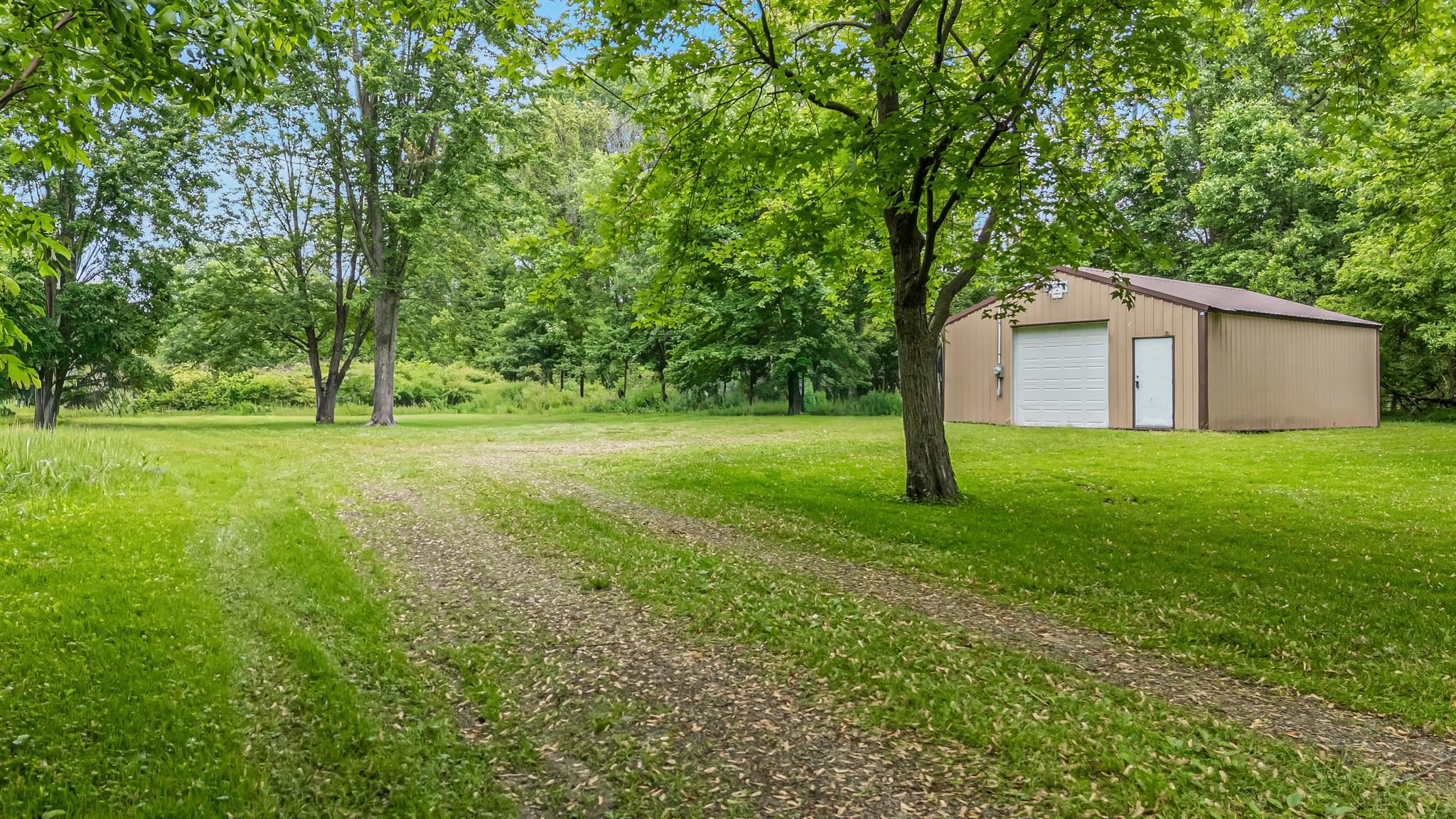 825 Welcome Road Menasha, WI 54952 - Photo 1 of 17