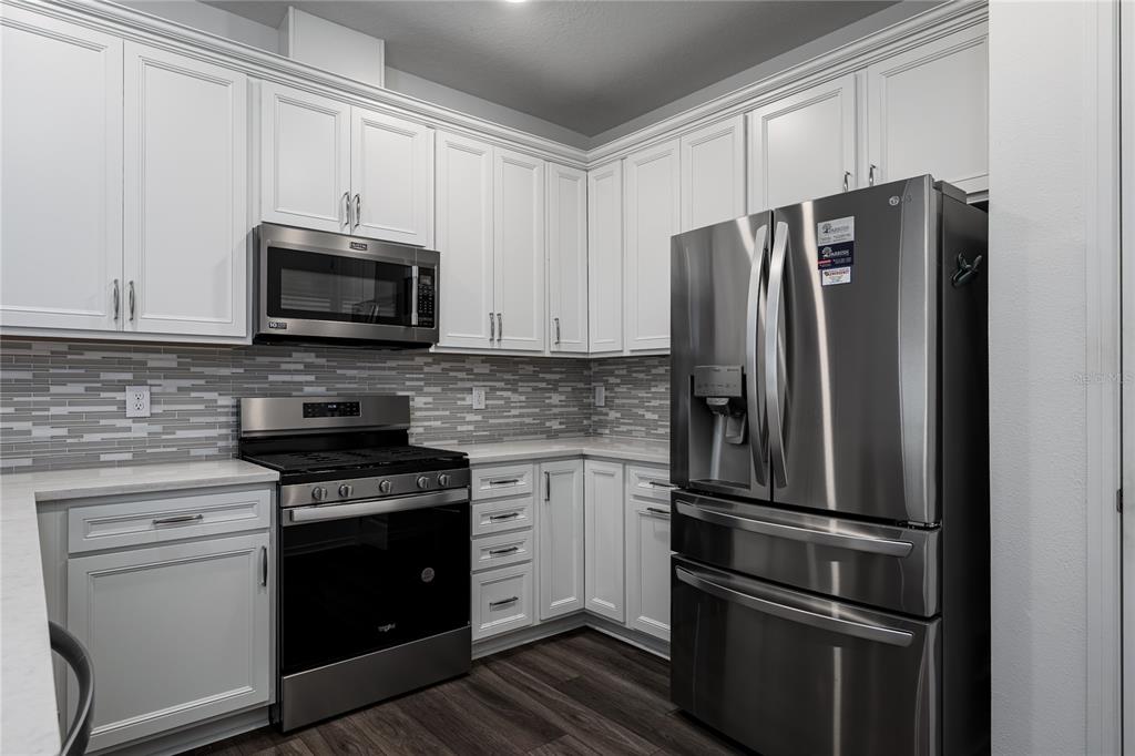 10641 Spring Tide Way Palmetto, FL 34221 - Photo 12 of 40