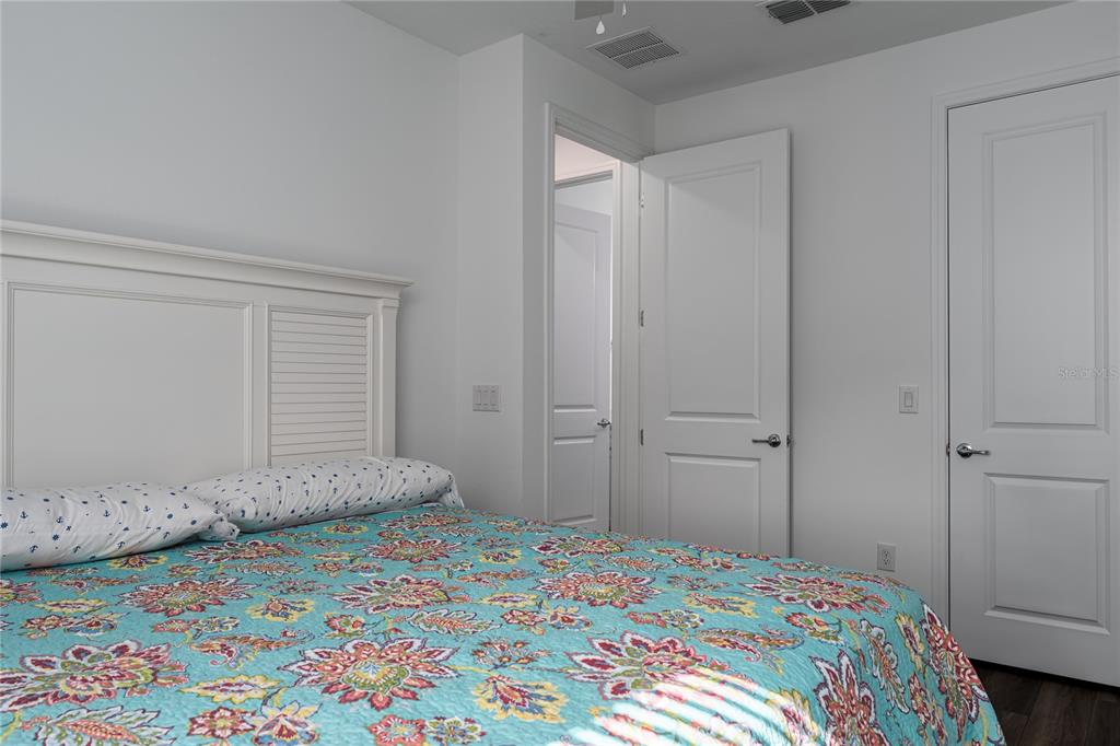 10641 Spring Tide Way Palmetto, FL 34221 - Photo 17 of 40