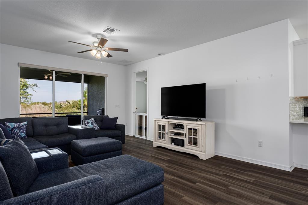 10641 Spring Tide Way Palmetto, FL 34221 - Photo 7 of 40