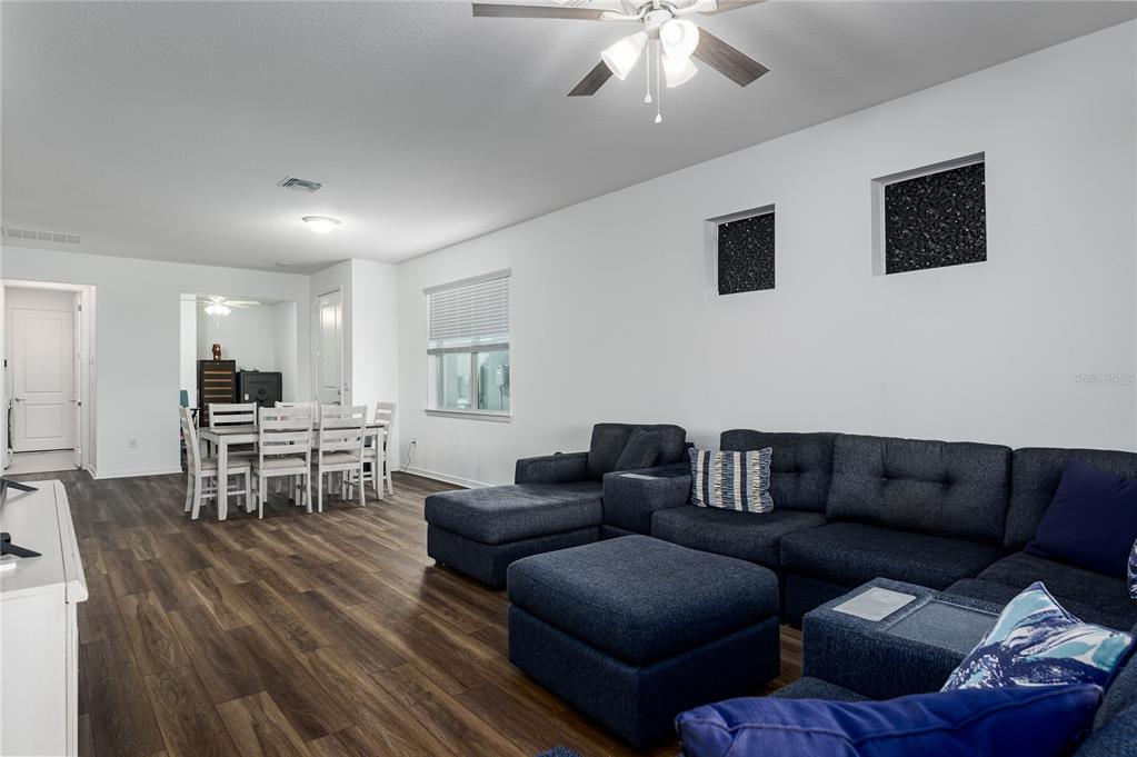 10641 Spring Tide Way Palmetto, FL 34221 - Photo 8 of 40